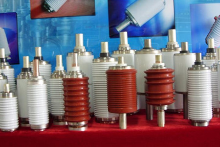 如何判斷真空斷路器中的真空滅弧室需要更換？